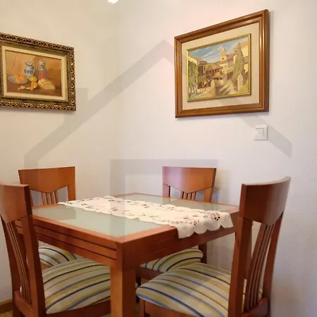 Cabrales - Parking Gratis - Wifi - A Un Paso Del Centro * خيخون