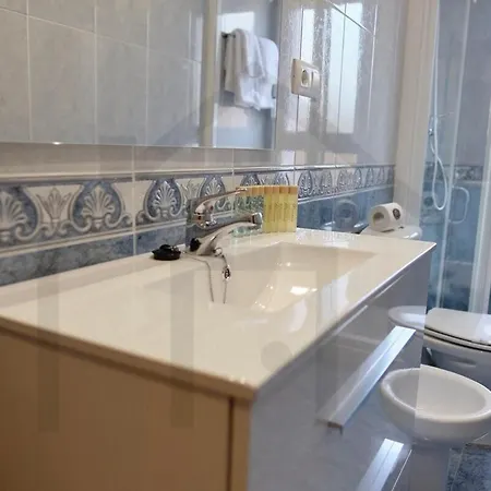 Apartament Cabrales - Parking Gratis - Wifi - A Un Paso Del Centro *