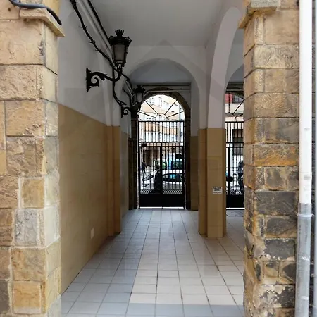 Apartamento Cabrales - Parking Gratis - Wifi - A Un Paso Del Centro *